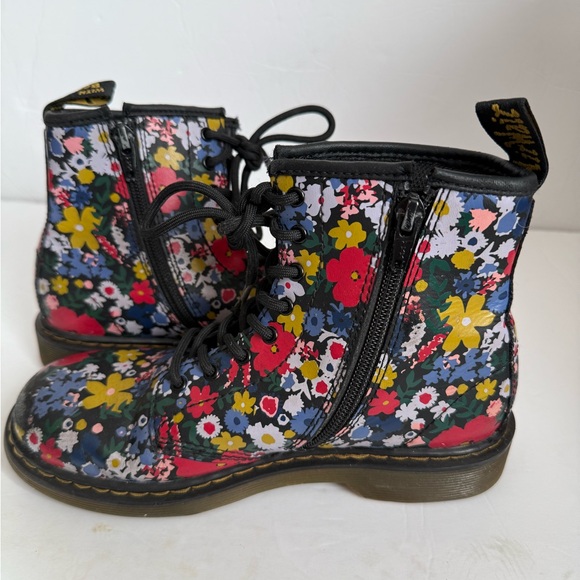Dr.‎ Martens Women's Floral Combat Boots - Black and Multicolor size 5 - Picture 3 of 6